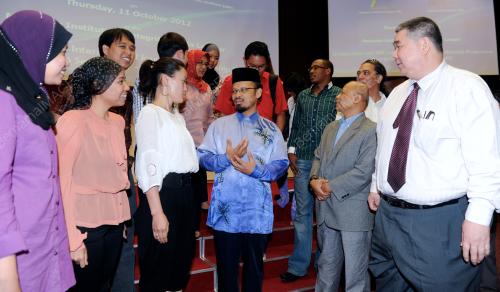 KL26_11102012_FORUM_MEDIA