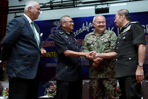 KL26_11102017_POLIS_BN201710108076