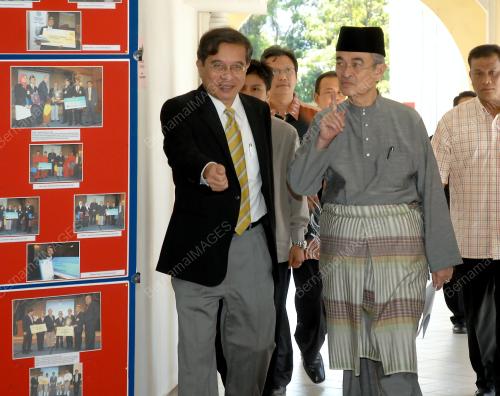 ABDULLAH AHMAD BADAWI
