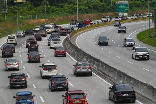 TINJAUAN ALIRAN TRAFIK LEBUHRAYA KARAK