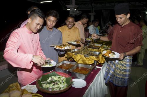 KL26_12082015_AIDILFITRI