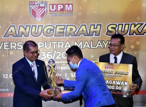 PROFESSOR DR MOHD ROSLAN SULAIMAN