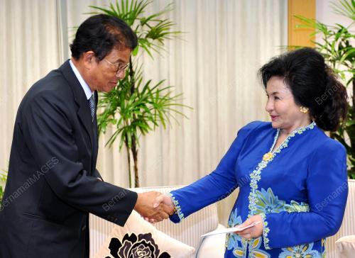 DATIN SERI ROSMAH MANSOR