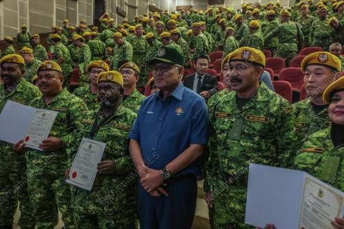 DATUK SERI HAMZAH ZAINUDIM