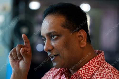 DATUK SERI REEZAL MERICAN NAINA MERICAN