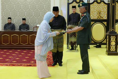 AL-SULTAN ABDULLAH RI'AYATUDDIN AL-MUSTAFA BILLAH SHAH