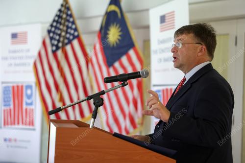 EDGARD D. KAGAN