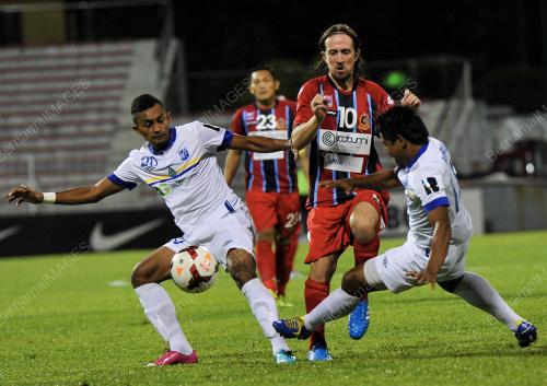 KL26_13082014_BOLA