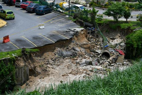 TANAH RUNTUH AMPANG