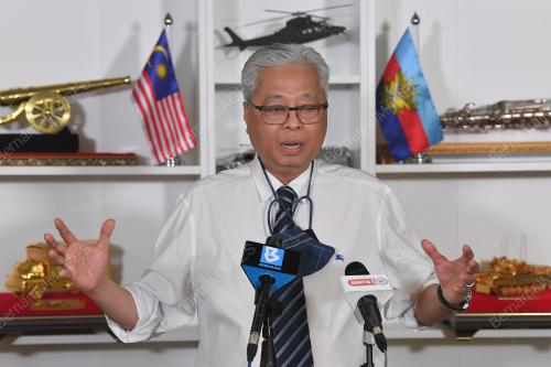 DATUK SERI ISMAIL SABRI YAAKOB