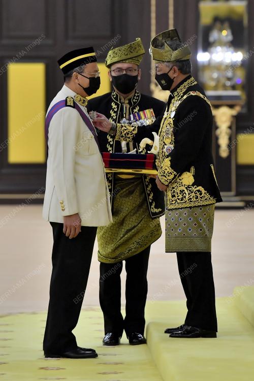 AL-SULTAN ABDULLAH RI'AYATUDDIN AL-MUSTAFA BILLAH SHAH