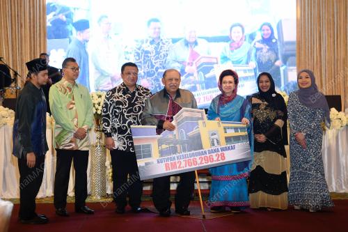 TUANKU SYED SIRAJUDDIN PUTRA JAMALULLAIL