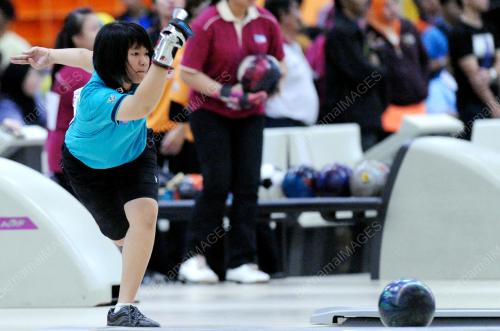 KL26_14032012_BOWLING