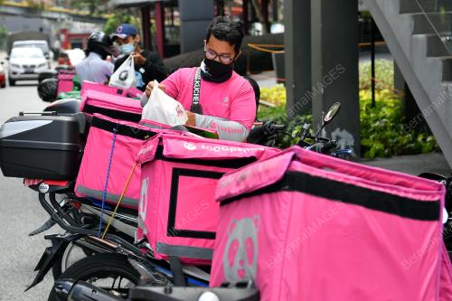 TINJAUAN PERINTAH KAWALAN PERGERAKAN BERSYARAT