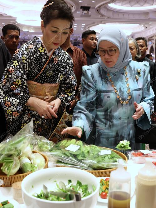 TUNKU HAJAH AZIZAH AMINAH MAIMUNAH ISKANDARIAH