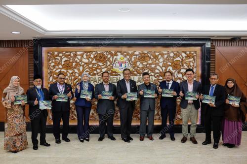 DATUK SERI DR DZULKEFLY AHMAD