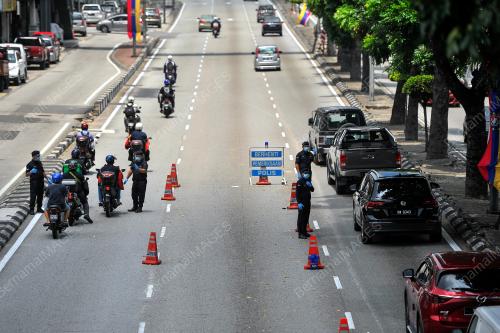 SEKATAN JALAN RAYA