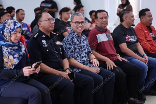 FAHMI FADZIL