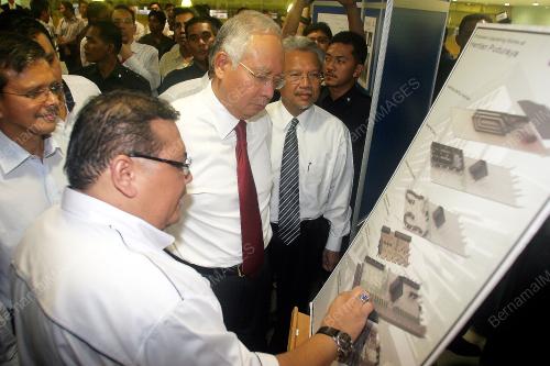 MOHD NAJIB TUN ABDUL RAZAK