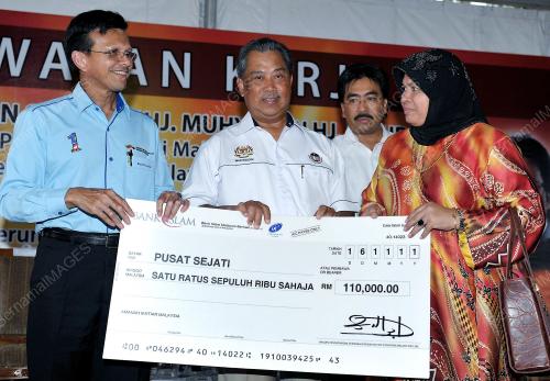 TAN SRI MUHYIDDIN YASSIN