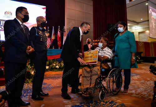 DATUK SERI HISHAMMUDDIN TUN HUSSEIN