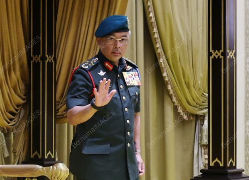 AL-SULTAN ABDULLAH RI'AYATUDDIN AL-MUSTAFA BILLAH SHAH