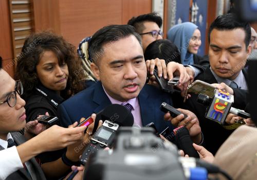 KL26_17102018_ANTHONY_BN201810130766