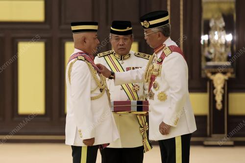 AL-SULTAN ABDULLAH RI'AYATUDDIN AL-MUSTAFA BILLAH SHAH