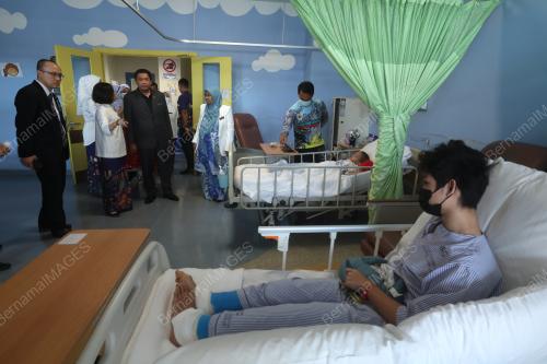 LUKANISMAN AWANG SAUNI