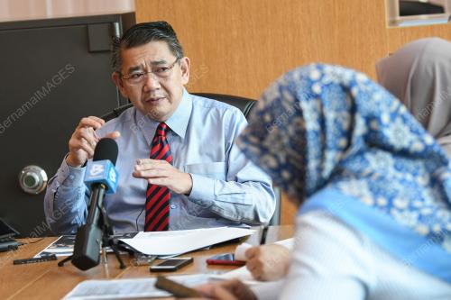 DATUK SERI SALAHUDDIN AYUB
