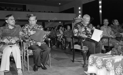 KL26_19012015_AGONG_PUISI