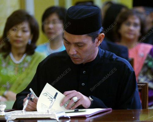 ISTIADAT ANGKAT SUMPAH KABINET