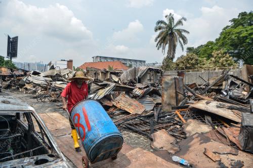 TINJAUAN KEBAKARAN RUMAH PUDU