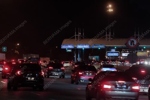 RENTAS NEGERI - ALIRAN TRAFIK SESAK MASUK KE IBUKOTA