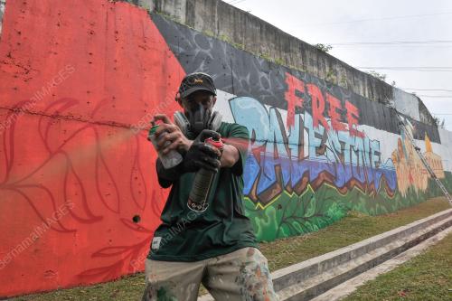 LUKISAN MURAL 'FREE PALESTINE'