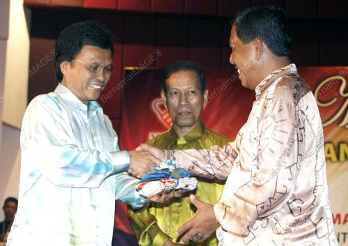 MOHD SHAFIE APDAL
