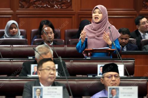 FADHLINA SIDEK