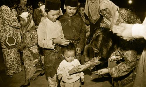 RAFIDAH AZIZ BERBUKA PUASA MALAM TUJUH LIKUR