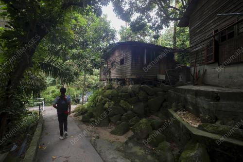 KAMPUNG ORANG ASLI BATU 12