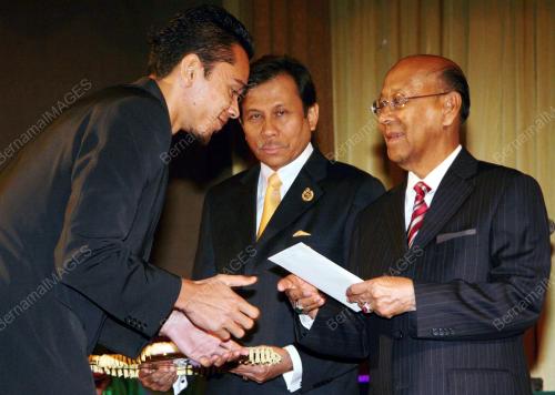 TUANKU ABDUL HALIM MU'ADZAM SHAH