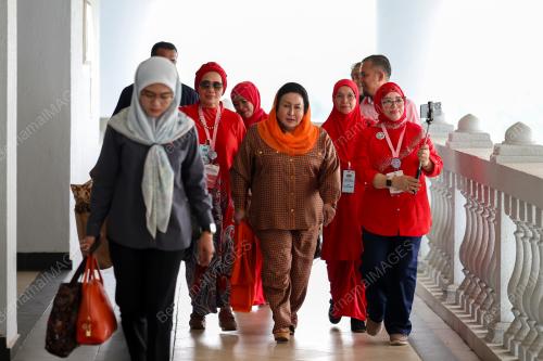 DATIN SERI ROSMAH MANSOR