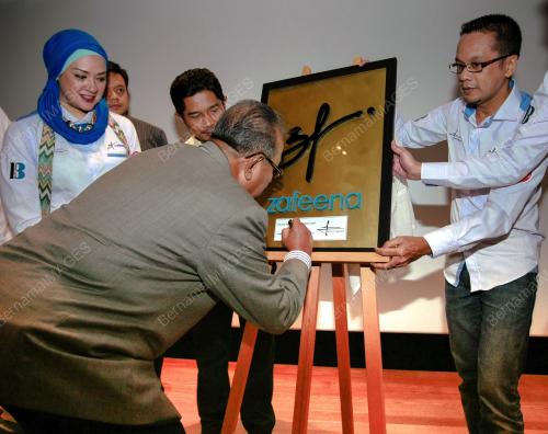 KL26_22102015_ZAFEENA