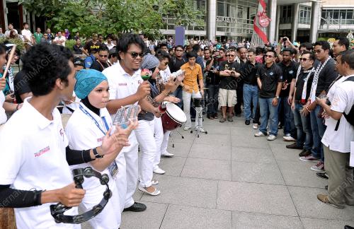 KL26_22122012_BUSKERS