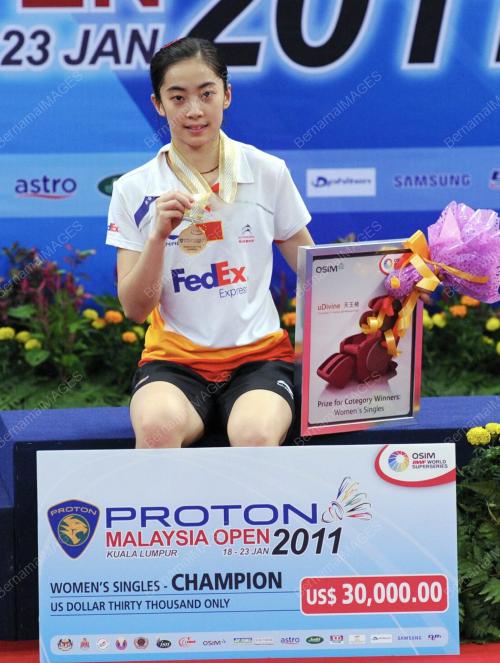 KL26_23012011_WANITA_HADIAH