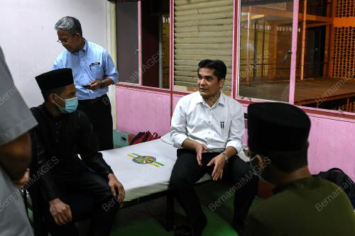 DR MOHD RADZI MD JIDIN