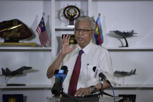 DATUK SERI ISMAIL SABRI YAAKOB