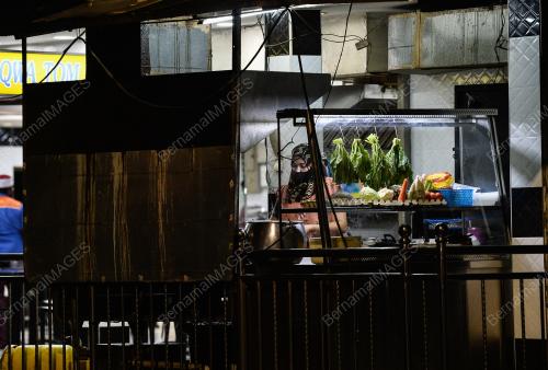 PENIAGAAN DIBENARKAN BEROPERASI SEHINGGA 12 TENGAH MALAM