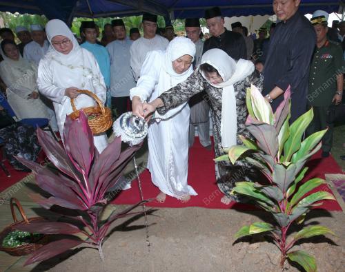 MAHD NAJIB TUN RAZAK