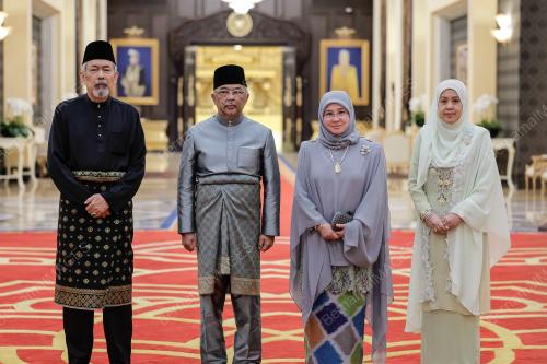 AL-SULTAN ABDULLAH RIÃ•AYATUDDIN AL-MUSTAFA BILLAJ SHAH