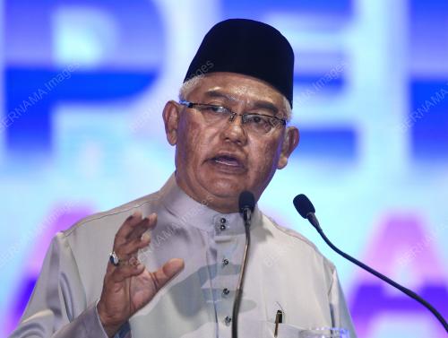 TAN SRI NOH OMAR